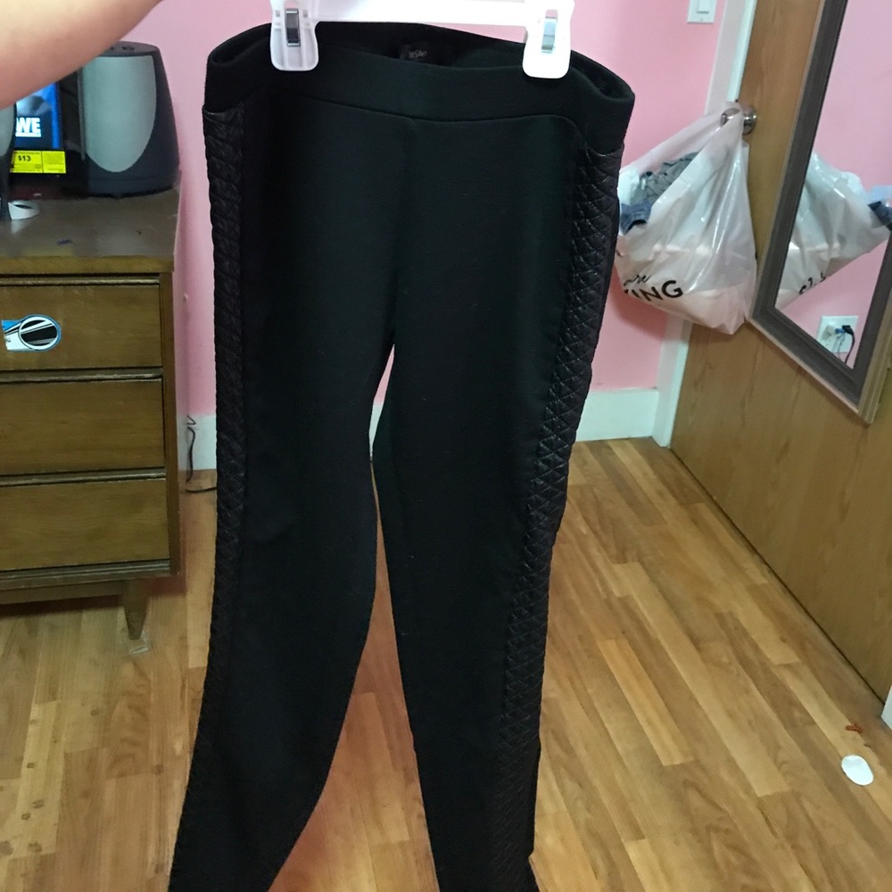 Leggings.